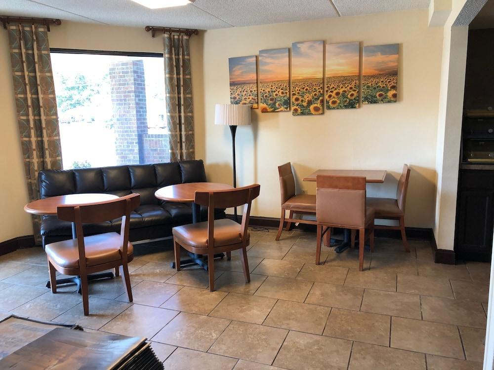 Days Inn By Wyndham Tappahannock Экстерьер фото