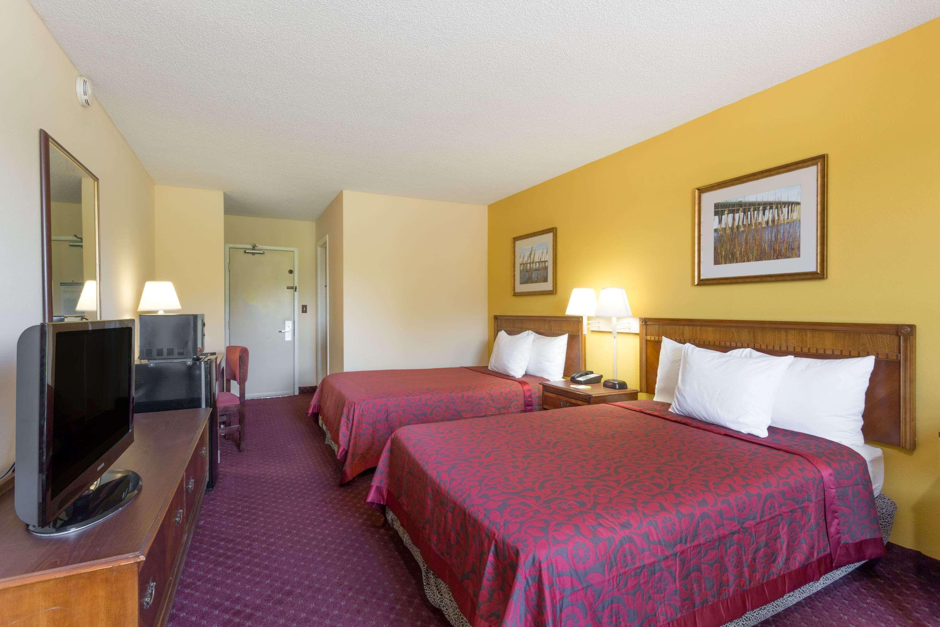 Days Inn By Wyndham Tappahannock Экстерьер фото